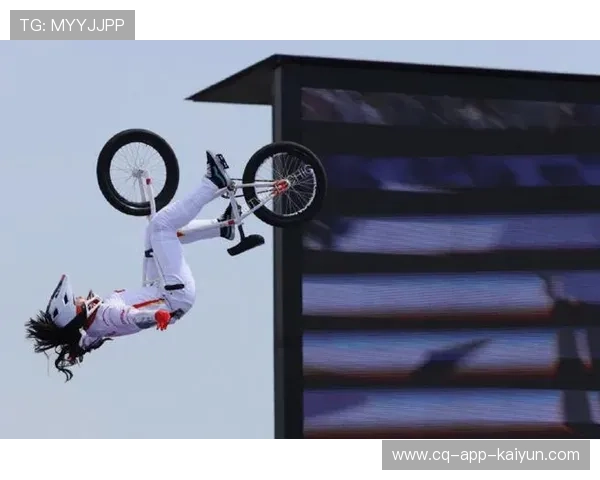 UCI小轮车自由式世界杯堺市站：奥运场地再迎巅峰对决，各国选手适应训练展开